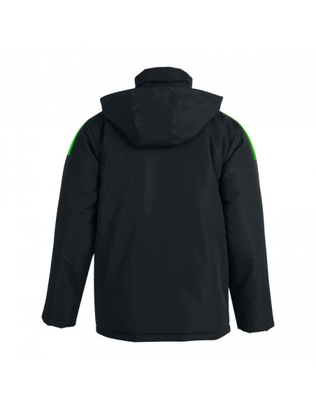 "anorak CD Borges del Camp", "Joma" y "invierno"